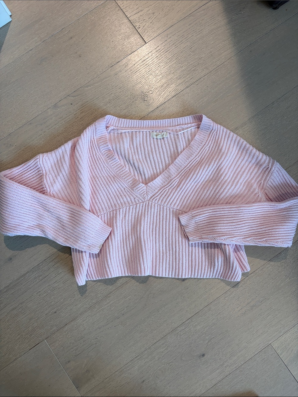 PacSun Light Pink Cropped V-Neck Ribbed Sweater